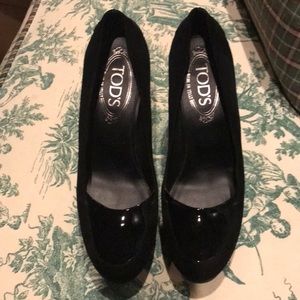 Tod’s Black suede and patent leather pumps 36 1/2